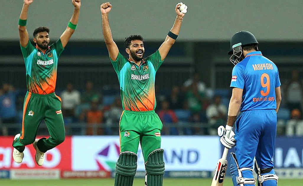 লাঞ্চ বিরতির ওপাশে: যে ফ্র্যাঞ্চাইজি ম্যাচ নয়, বাজার দেখতে এসেছিল